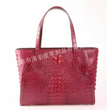 南通市高質量的鱷魚皮皮包批發(fā),鱷魚皮皮包款式多